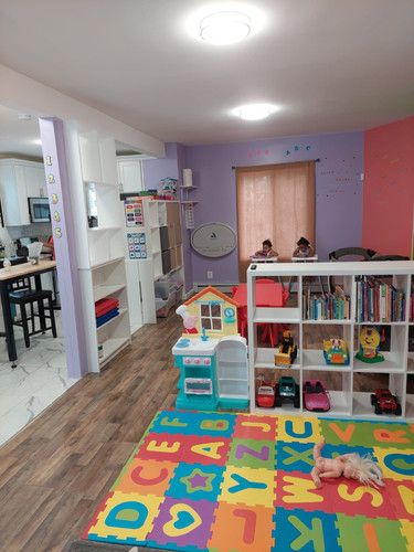 Photo of Vivan Los Niños LLC Daycare - Hempstead, NY