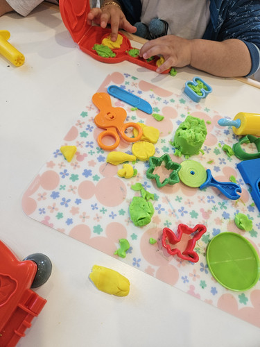 Photo of Fndikyan Ouzounian Family Daycare    THREE BRIGHT S.T.A.R.S - Van Nuys, CA