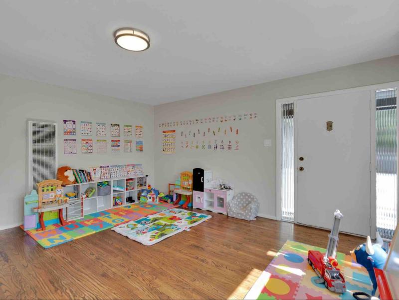Photo of Little Scholars Bilingual Daycare - San Mateo, CA