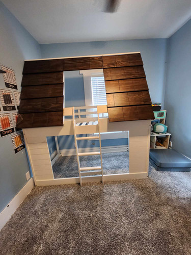 Photo of Kelsey Williams & Peyton Kennedy Daycare