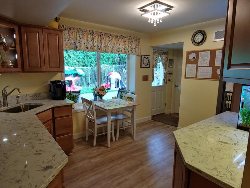 Photo of Dee's Busy Bee's - Lakewood, WA