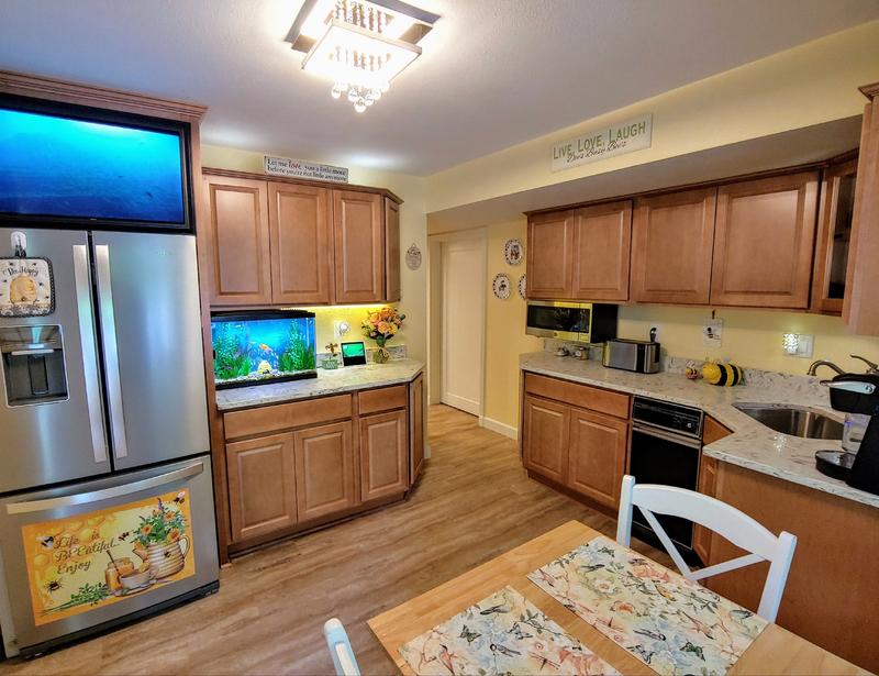 Photo of Dee's Busy Bee's - Lakewood, WA